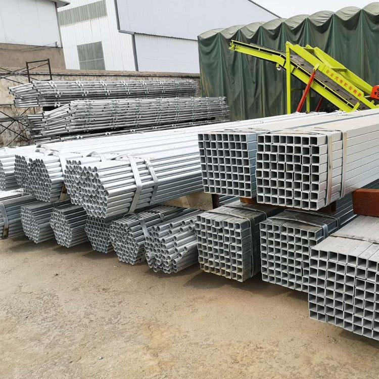 新牛场的牛颈枷要如何选择(图1)